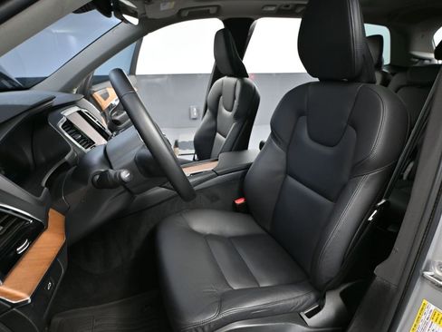 Used 2024 Volvo XC90 B5 Plus image 24