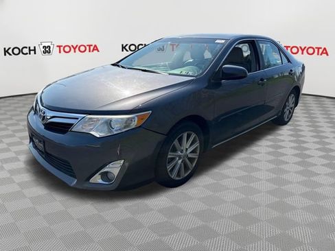 Used 2014 Toyota Camry XLE image 3
