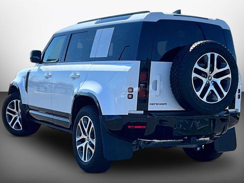 Used 2025 Land Rover Defender 110 X-Dynamic SE AWD/4WD image 11
