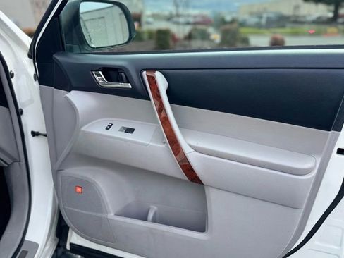Used 2012 Toyota Highlander Limited image 11
