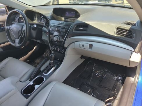 Used 2017 Acura ILX w/ AcuraWatch Plus Package FWD image 22