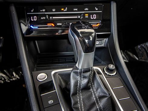 New 2026 Volkswagen Jetta SE image 38