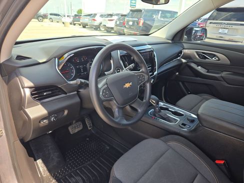 Certified 2021 Chevrolet Traverse LS FWD image 11