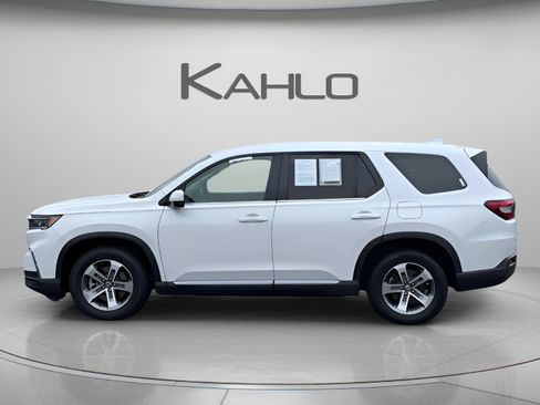 Used 2025 Honda Pilot EX-L image 2