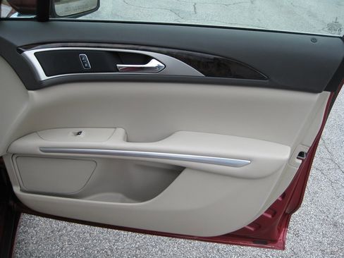 Used 2016 Lincoln MKZ Hybrid With Sunroof w/ Equipment Group 600A Reserve image 34