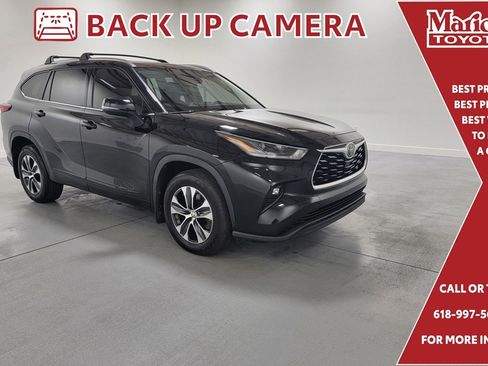 Used 2021 Toyota Highlander XLE image 1