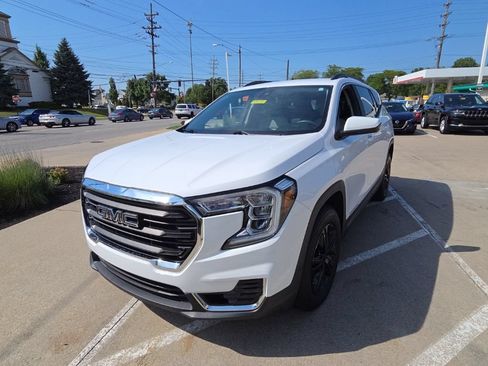 Used 2022 GMC Terrain SLE w/ Driver Convenience Package AWD/4WD image 6