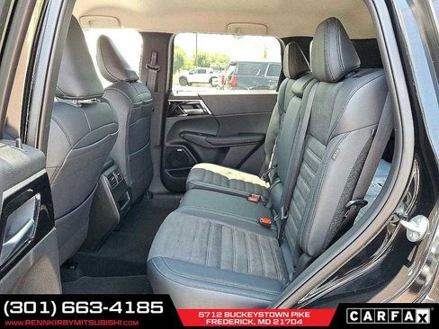 New 2025 Mitsubishi Outlander SE image 6