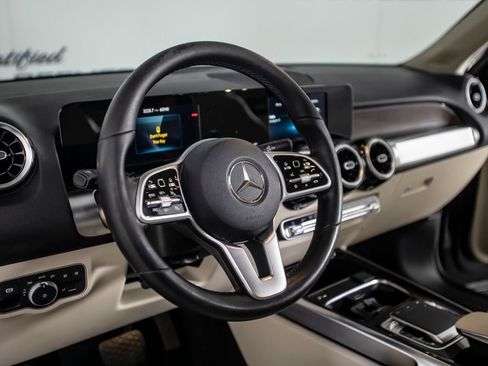 Used 2020 Mercedes-Benz GLB 250 4MATIC image 21