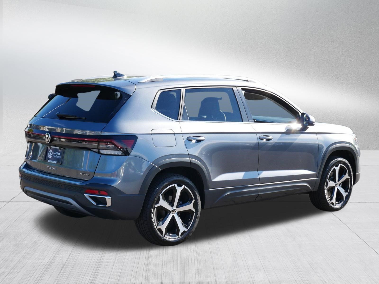 Certified 2025 Volkswagen Taos SEL AWD/4WD image 7