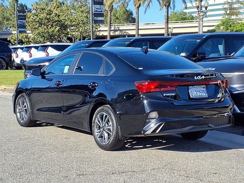 Certified 2023 Kia Forte LXS FWD image 3