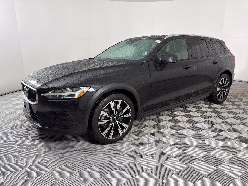 Used 2020 Volvo V60 T5 Cross Country AWD/4WD image 3