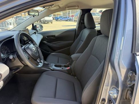 Used 2025 Toyota Corolla LE FWD image 24