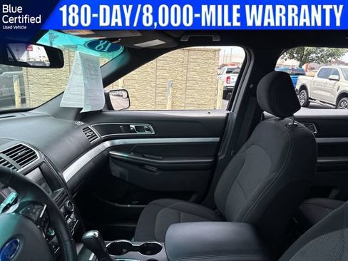 Used 2017 Ford Explorer XLT w/ Equipment Group 201A FWD image 14