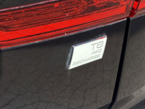 Used 2022 Volvo XC60 T8 Inscription Expression w/ Protection Package Premier image 31