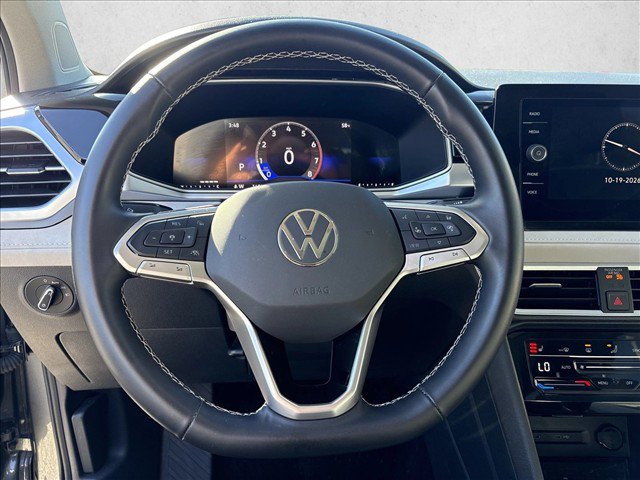 Used 2025 Volkswagen Taos SE FWD image 17