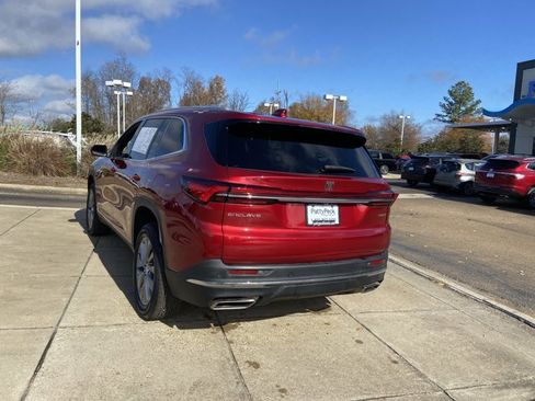 Used 2025 Buick Enclave Preferred w/ Power Package image 8