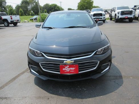 Used 2018 Chevrolet Malibu LT w/ Leather Package FWD image 12
