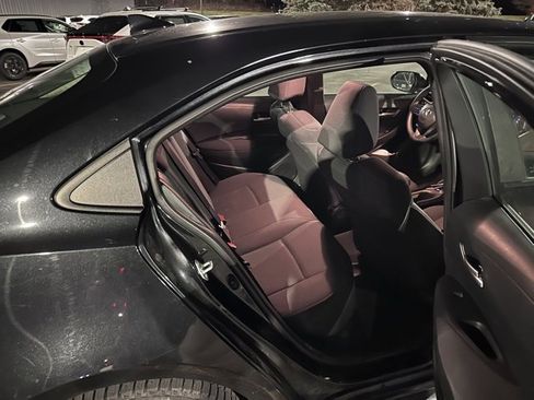 Used 2020 Toyota Corolla LE image 9