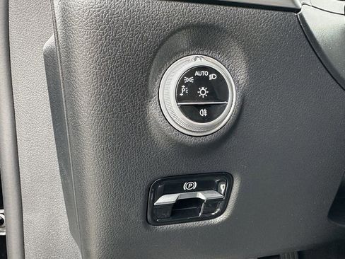 Certified 2025 Mercedes-Benz C 300 4MATIC Sedan image 35