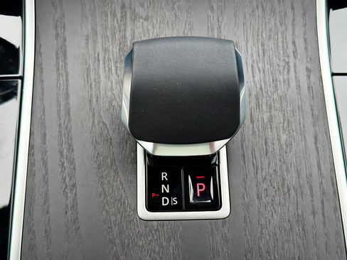 New 2026 Land Rover Range Rover Velar Belgravia AWD/4WD image 44