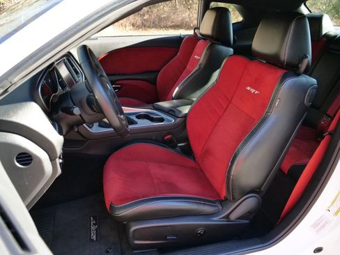 Used 2015 Dodge Challenger SRT Hellcat image 3