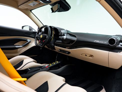 Used 2022 Ferrari F8 Tributo RWD image 39
