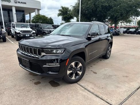 Used 2023 Jeep Grand Cherokee 4WD 4xe w/ Luxury Tech Group II image 2
