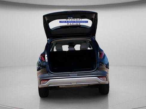 Certified 2025 Hyundai Tucson SE FWD image 10