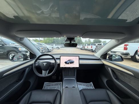 Used 2023 Tesla Model Y Long Range AWD/4WD image 19