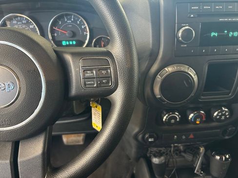 Used 2015 Jeep Wrangler Sport AWD/4WD image 17