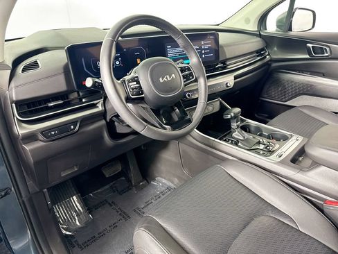 Used 2025 Kia Carnival SX Prestige FWD image 9