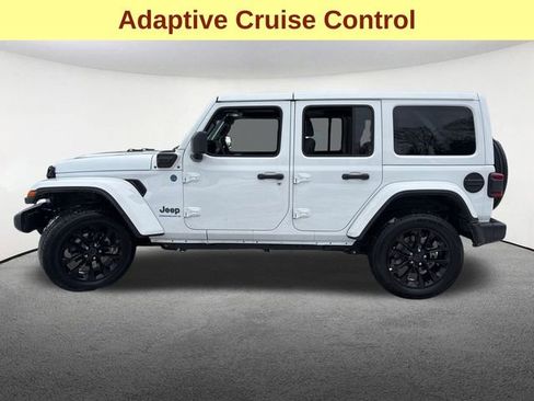 Used 2025 Jeep Wrangler Unlimited Sahara w/ Safety Group image 6