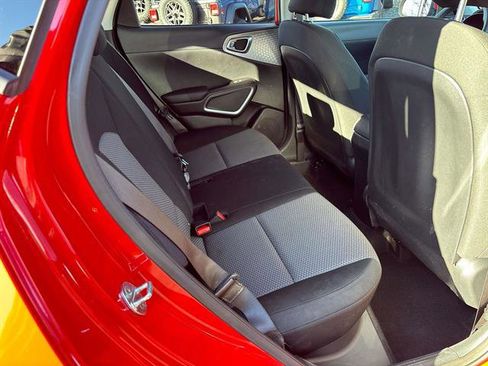 Used 2023 Kia Soul LX image 12