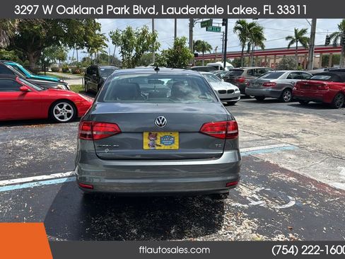 Used 2015 Volkswagen Jetta SE image 10