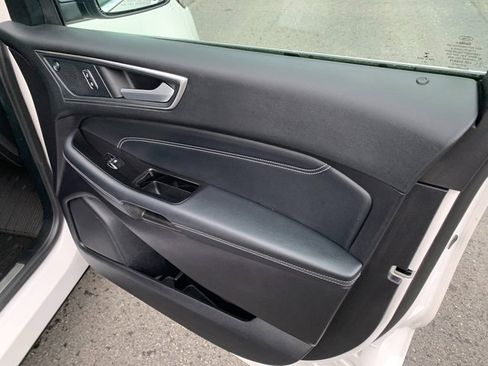 Certified 2019 Ford Edge Titanium w/ Cold Weather Package AWD/4WD image 14