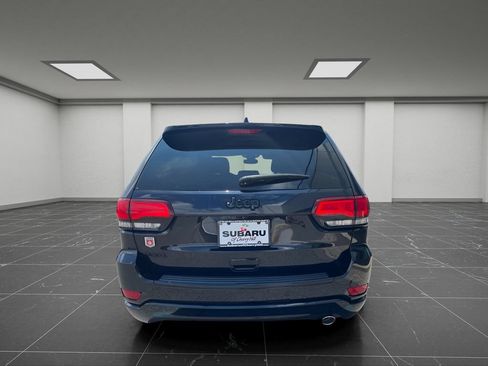 Used 2018 Jeep Grand Cherokee Altitude AWD/4WD image 5