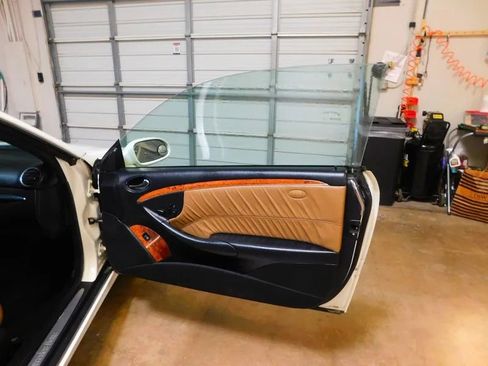 Used 2008 Mercedes-Benz CLK 350 Coupe image 39