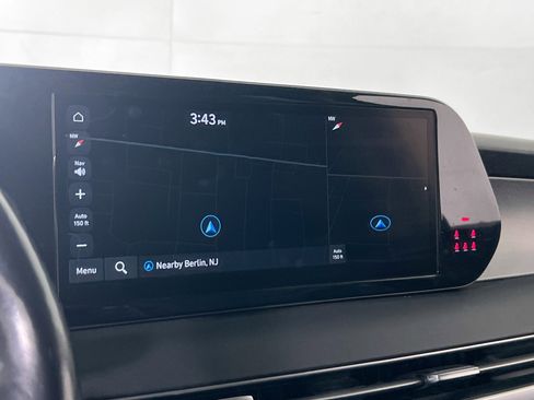 Used 2023 Hyundai Palisade SEL w/ Premium Package image 13