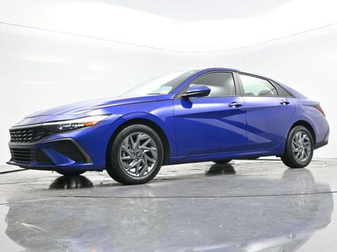 Used 2024 Hyundai Elantra SEL image 44