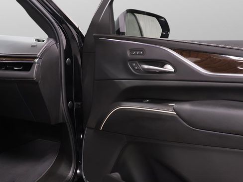 Used 2022 Cadillac Escalade Sport Platinum w/ LPO, ONYX Package image 36