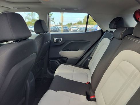 Used 2023 Hyundai Venue SEL w/ Cargo Package image 8