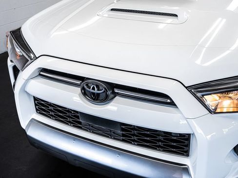 Used 2024 Toyota 4Runner TRD Off-Road Premium w/ Moonroof Package AWD/4WD image 10