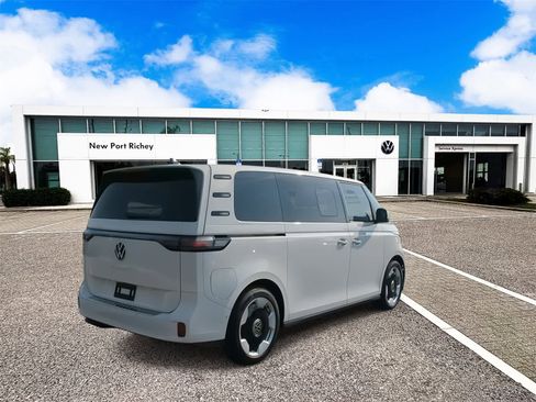 New 2025 Volkswagen ID. Buzz Pro S image 8