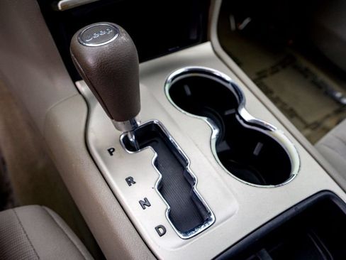 Used 2012 Jeep Grand Cherokee Laredo RWD image 17