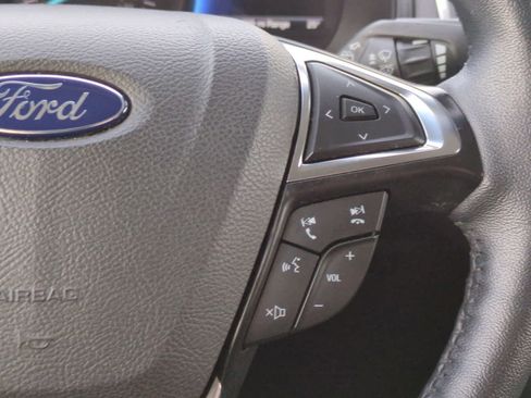 Used 2024 Ford Edge Titanium image 24