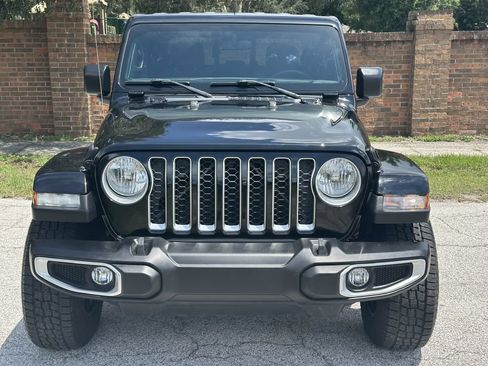 Used 2021 Jeep Gladiator Overland AWD/4WD image 3