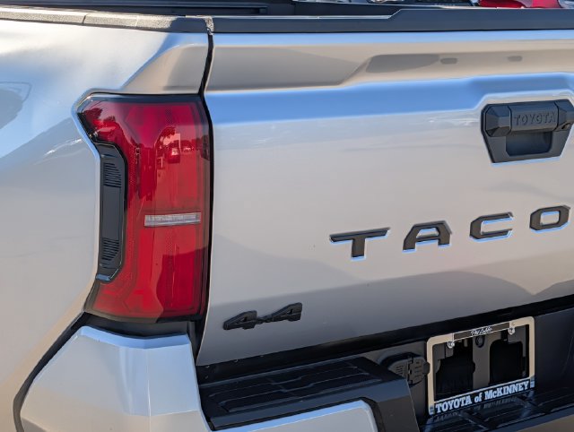 Used 2025 Toyota Tacoma SR5 AWD/4WD image 8