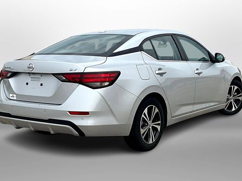 Used 2022 Nissan Sentra SV image 11