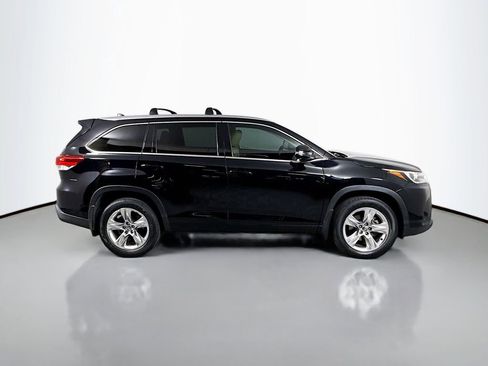 Used 2018 Toyota Highlander Limited image 4